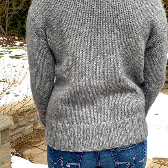 Cosy grey sweater from aritzia - Picture 3 of 8